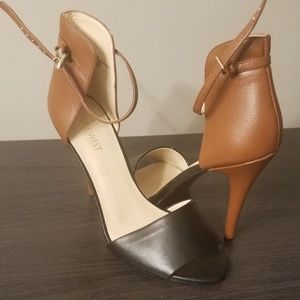 Nine West Tan and Black Leather Heels